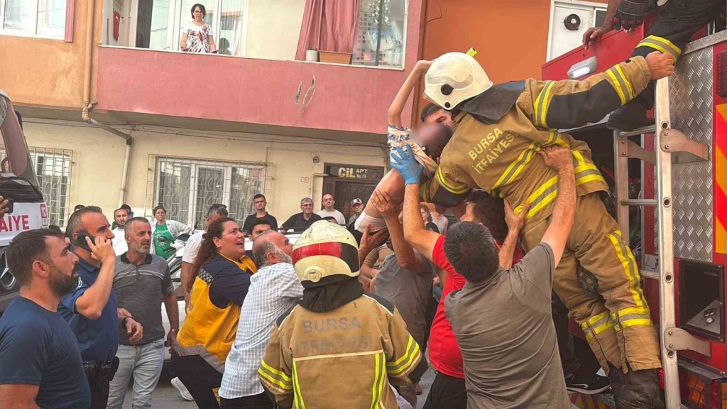 Bursa'da engelli çocuk itfaiye ekiplerince kurtarıldı