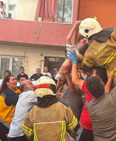 Bursa'da engelli çocuk itfaiye ekiplerince kurtarıldı