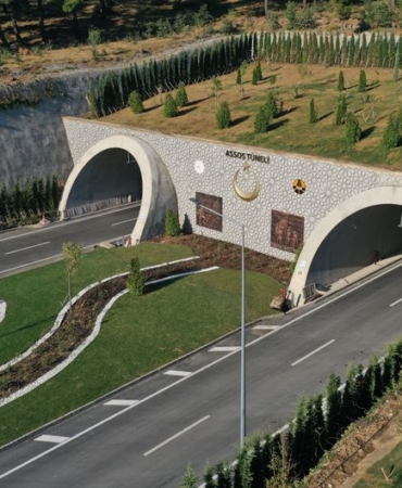Çanakkale Biga'daki yangına Vali Toraman'dan yerinde inceleme