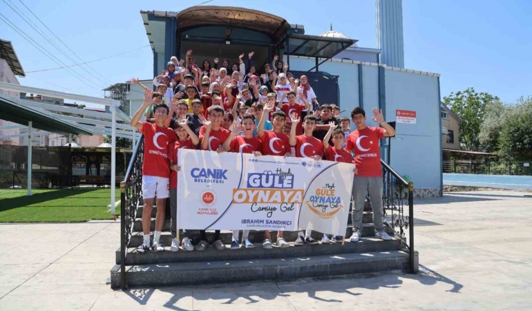 CANİK'TE ÇOCUKLAR CAMİLERE AKIN EDİYOR