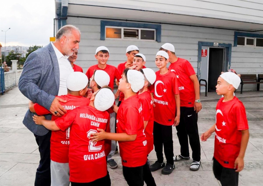 CANİK'TE ÇOCUKLAR CAMİLERE AKIN EDİYOR