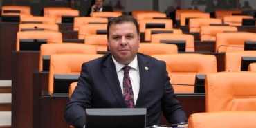 Edirne Milletvekili Ediz Ün, CHP'ye yeniden katılacağını duyurdu