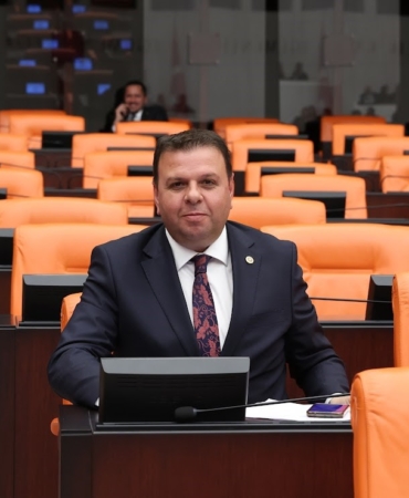 Edirne Milletvekili Ediz Ün, CHP'ye yeniden katılacağını duyurdu