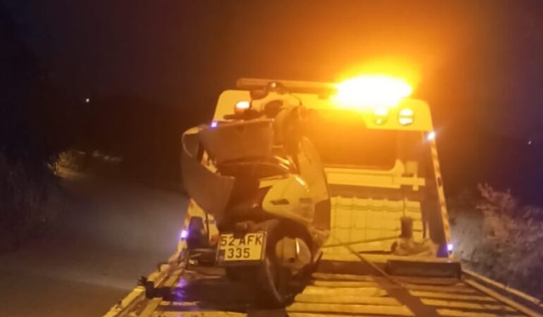 FATSA'DA MOTOSİKLET DUVARA ÇARPTI: 1 ÖLÜ