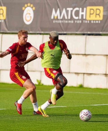 Galatasaray yeni sezon hazırlıklarını çift antrenmanla sürdürüyor