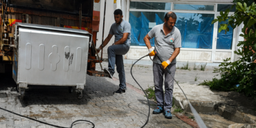 İlkadım Belediyesi'nden konteyner temizliği çalışmaları