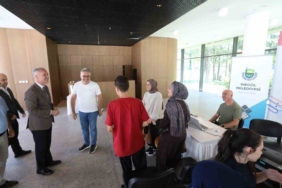 İnegöl Belediyesi, üniversite tercih döneminde öğrencilere destek sağlıyor