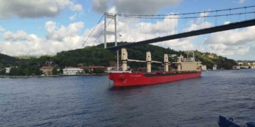 İstanbul Boğazı'nda gemi arızası nedeniyle trafik askıya alındı