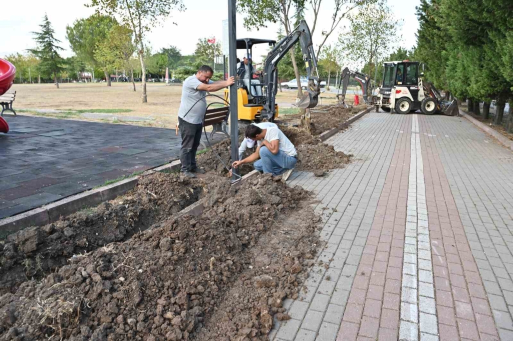 Karacabey'de Parklara Güvenlik Kamerası Kurulumu Başladı