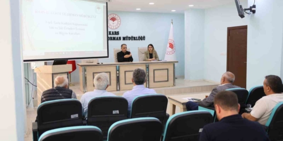 Kars'ta süt üreticilerine gıda güvenliği eğitimi verildi