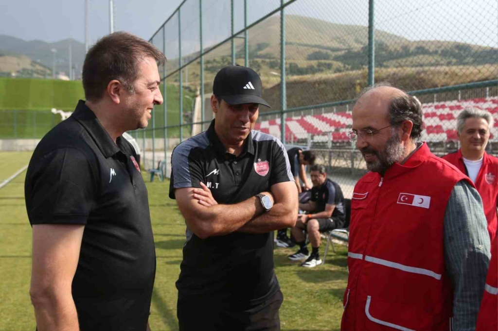 Kızılay, Palandöken'deki takımlara kadayıf dolması ikram etti
