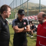 Kızılay, Palandöken'deki takımlara kadayıf dolması ikram etti
