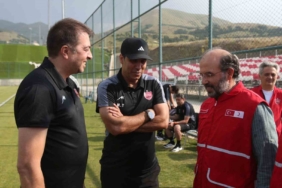 Kızılay, Palandöken'deki takımlara kadayıf dolması ikram etti