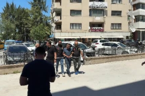 Kuşadası'nda bıçaklı kavga: Bir kişi hayatını kaybetti