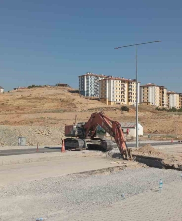Malatya'daki yol çalışmasında göçük: 2 işçi kurtarıldı
