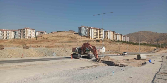 Malatya'daki yol çalışmasında göçük: 2 işçi kurtarıldı