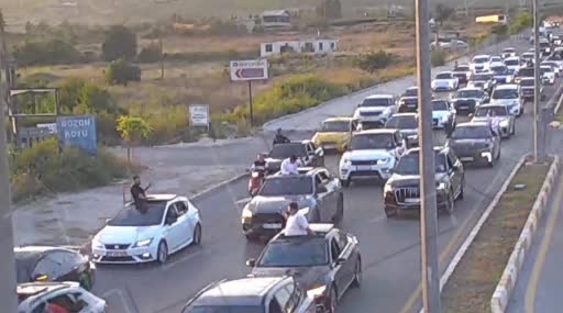 Mersin'de Düğün Konvoyunda Trafiği Aksatan 7 Sürücüye Ceza