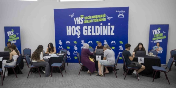 Mersin'de üniversite adaylarına ücretsiz tercih danışmanlığı