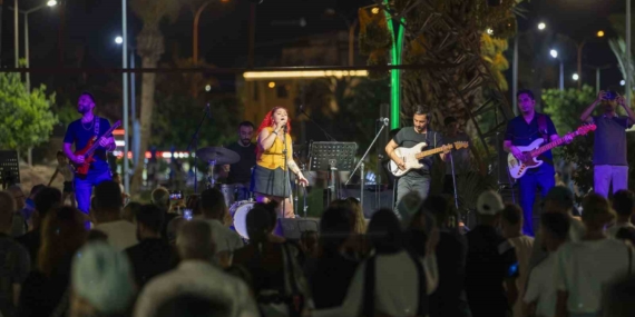 Mersin'de yaz akşamları konserlerle renklendiriliyor