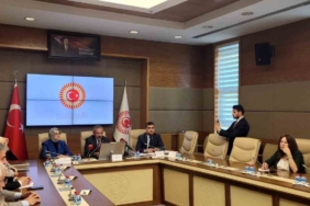 Öğrenciler akıllı telefonların okullarda yasaklanmasını istiyor