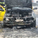 OTOMOBİL ALEV ALEV YANDI: 5 KİŞİ SON ANDA KURTULDU