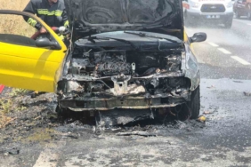 OTOMOBİL ALEV ALEV YANDI: 5 KİŞİ SON ANDA KURTULDU