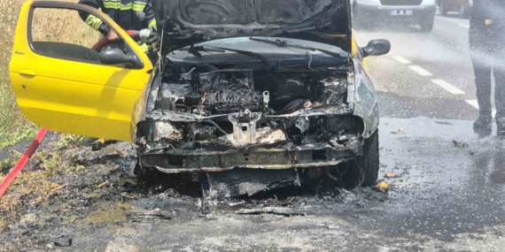 OTOMOBİL ALEV ALEV YANDI: 5 KİŞİ SON ANDA KURTULDU