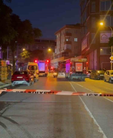 PENDİK’TE DETERJAN ÜRETİM YAPAN FABRİKADA ÇIKAN YANGIN SÖNDÜRÜLDÜ