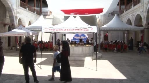 Sivas'ta 5 asırlık vakıf geleneğiyle sünnet şöleni düzenlendi