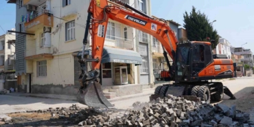 Tarsus'ta 17 sokak sıcak asfaltla yenilendi