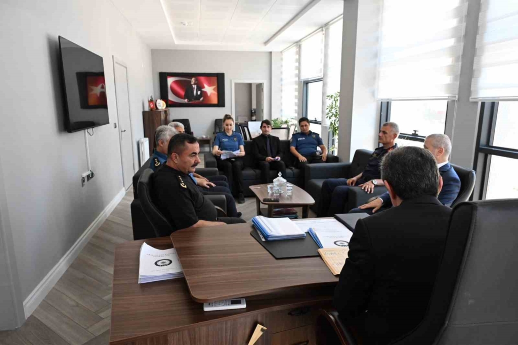 VALİ TAVLI, ASAYİŞ VE TRAFİK ÇALIŞMALARINI DENETLEDİ