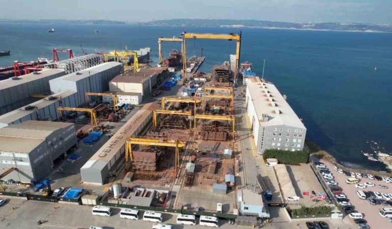Yalova'da mühendis, müdürünü bacaklarından vurdu