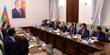 adalet-bakani-gurlek-azerbaycan-bassavcisi-aliyev-ile-bir-araya-geldi-3bp6CkRg.jpg