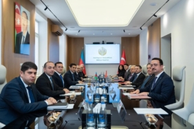 adalet-bakani-gurlek-azerbaycanli-mevkidasi-ahmadov-ile-bir-araya-geldi-3gMqdQ9e.jpg