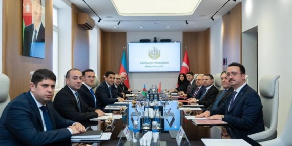 adalet-bakani-gurlek-azerbaycanli-mevkidasi-ahmadov-ile-bir-araya-geldi-3gMqdQ9e.jpg