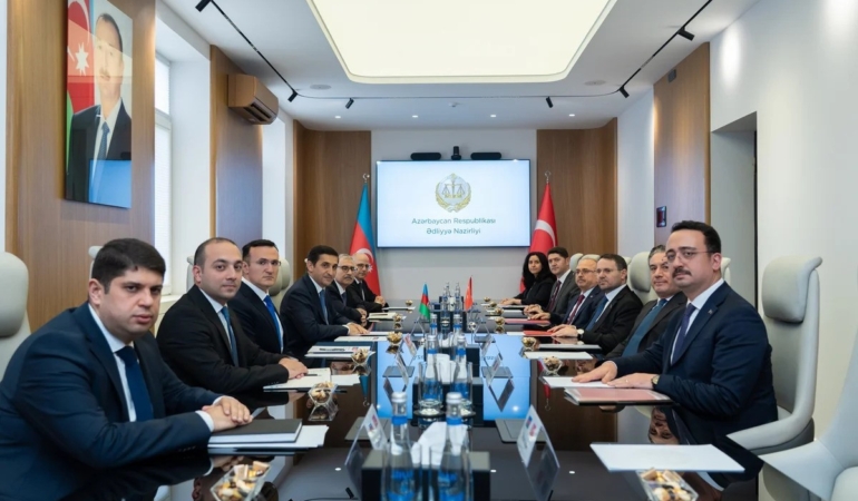 adalet-bakani-gurlek-azerbaycanli-mevkidasi-ahmadov-ile-bir-araya-geldi-3gMqdQ9e.jpg