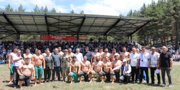 akdag-karakucak-gureslerinin-baspehlivani-kenan-gor-oldu-P3HaDDzC.jpg