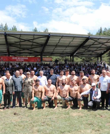 akdag-karakucak-gureslerinin-baspehlivani-kenan-gor-oldu-P3HaDDzC.jpg