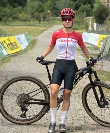 akhisarli-bisikletci-dag-bisikleti-milli-takiminin-tek-kadin-sporcusu-oldu-eiDtvrD9.jpg