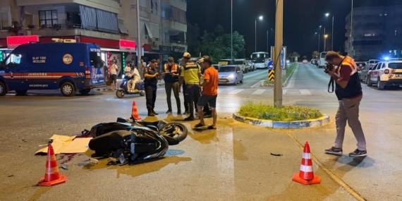 alanyada-hafif-ticari-aracla-carpisan-motosikletli-genc-yaralandi-fiFz6znb.jpg