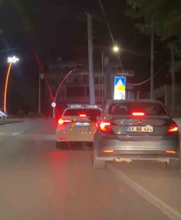 alkollu-surucu-ile-polisin-nefes-kesen-kovalamacasi-kamerada-SpMnMitv.jpg