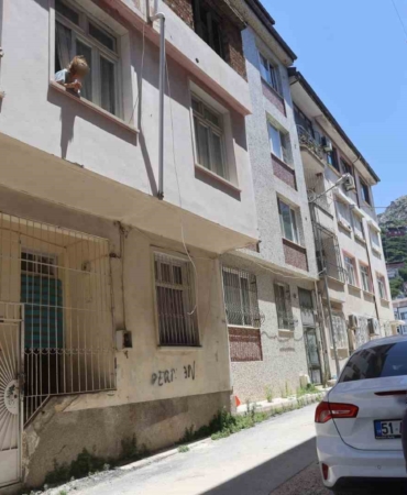 alzaymir-hastasi-yasli-kadinin-allahim-beni-kurtarin-korkuyorum-ve-kimsem-yok-bagrislari-mahallenin-vicdanini-cRjXLqws.jpg