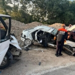 amasyada-otomobil-ile-minibus-carpisti-1-olu-3-yarali-R2PFgFID.jpg
