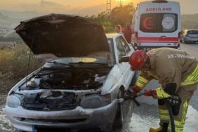 antakyada-otomobilin-motorundan-alevler-yukseldi-XHvFOqaZ.jpg