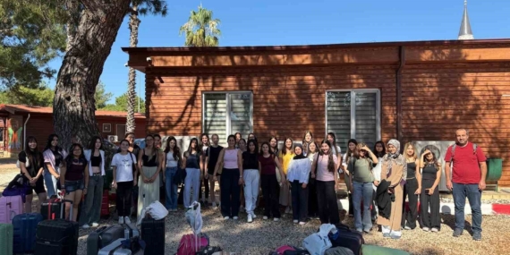 aydinli-gencler-ucretsiz-genclik-kampi-icin-antalya-yolcusu-RiZCDeOm.jpg