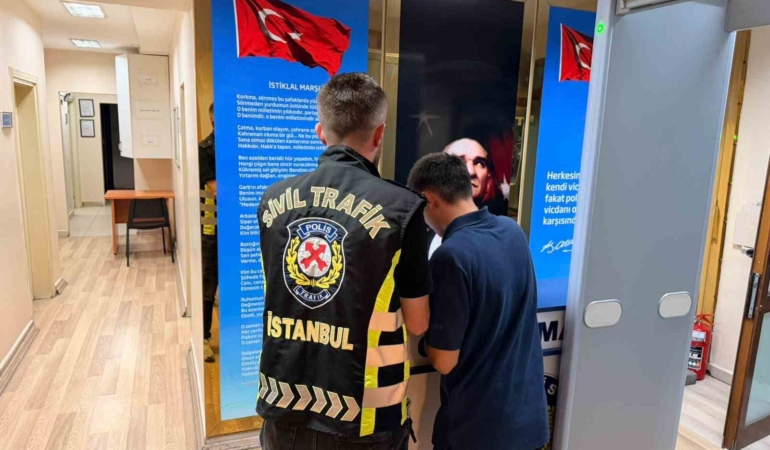 bahcelievlerde-trafikte-saldiri-surucuye-180-bin-lira-ceza-ehliyetine-el-konuldu-EOU1OCju.jpg