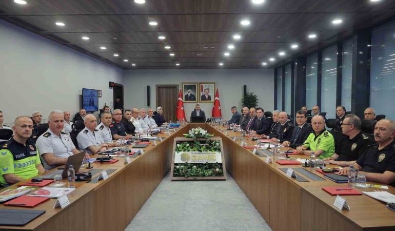 bakan-ciftci-bu-zirve-turkiyenin-diplomatik-agirligini-kurumsal-kapasitesini-guvenlik-tecrubesini-ve-ev-sahipligini-LvWdB1Pi.jpg