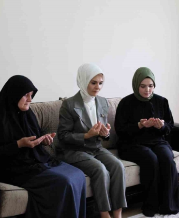 bakan-goktas-sehitlerimizin-emanetleri-basimizin-tacidir-OcWPmkJ4.jpg