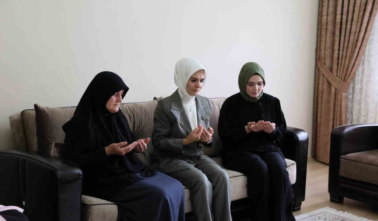bakan-goktas-sehitlerimizin-emanetleri-basimizin-tacidir-OcWPmkJ4.jpg