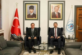 bakan-yardimcisi-ayhandan-erzincan-valiligine-ziyaret-6Kvl53AM.jpg